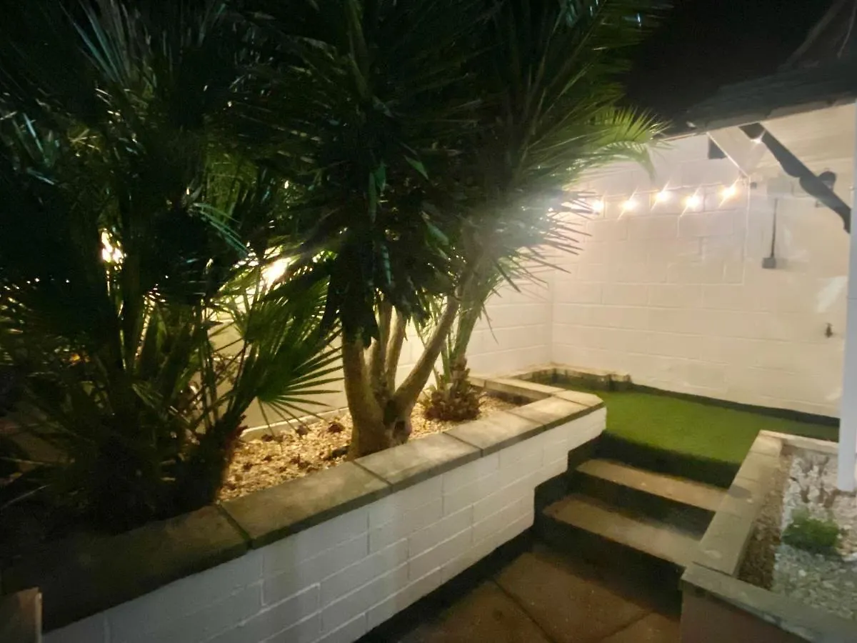 Bournemouth'S Hidden Garden Apartment