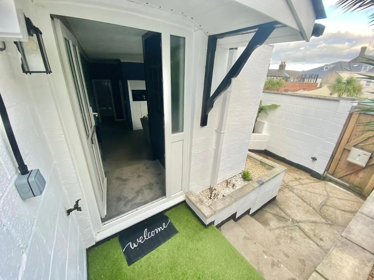 Bournemouth'S Hidden Garden Apartment Bournemouth
